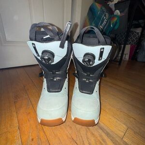 Salomon BOA women’s snowboard boots